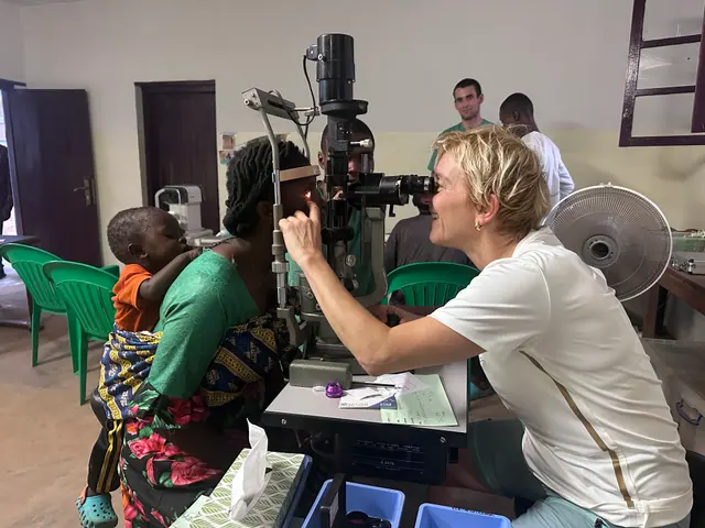 Examen à la lampe à fente — Basankusu · 2025