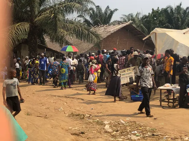 Attente près du centre de soins — Congo · 2020